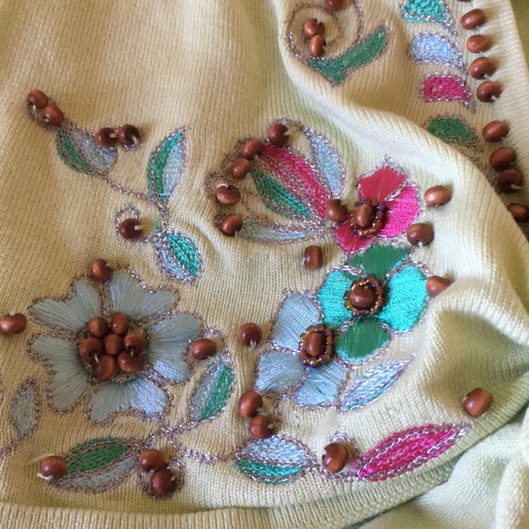 🌺Embroidered & Beaded Sweater🌺 - Picture 2 of 5